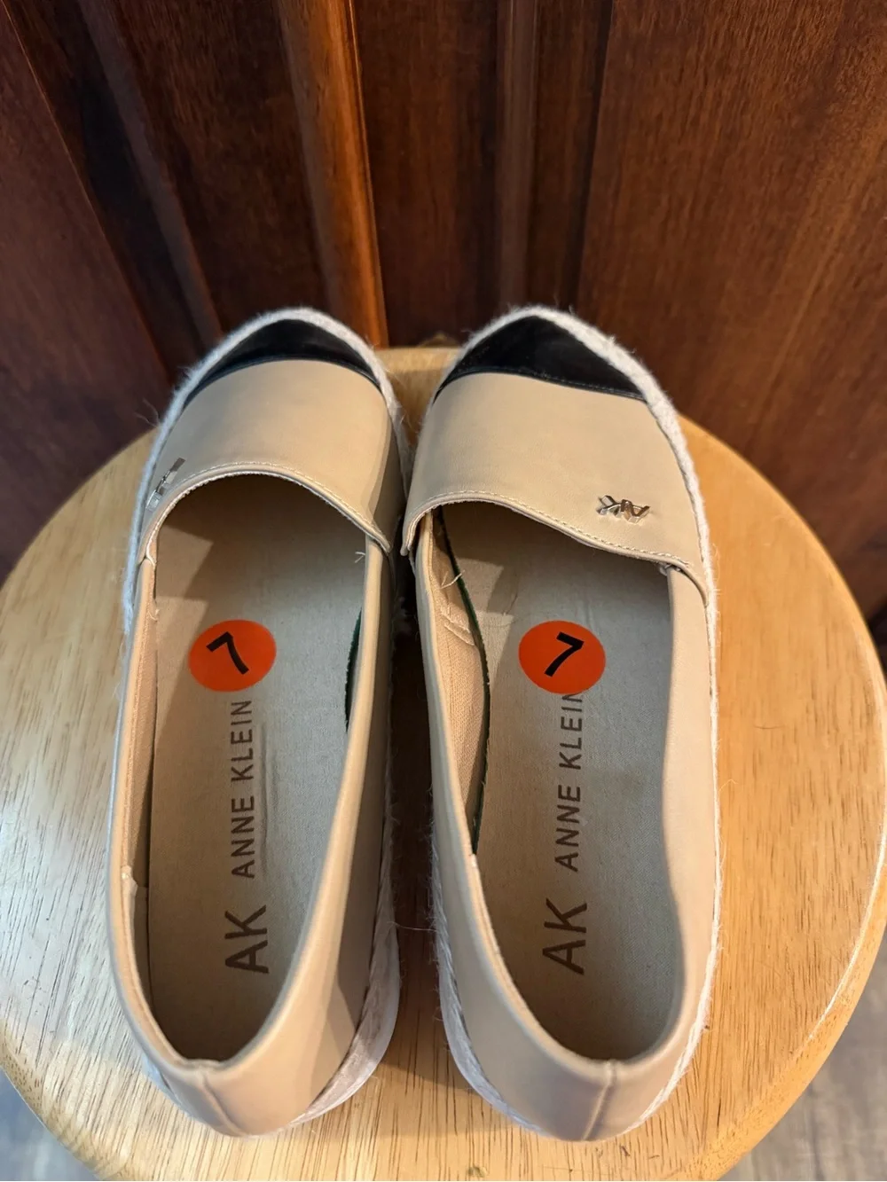 Anne Klein casual slip